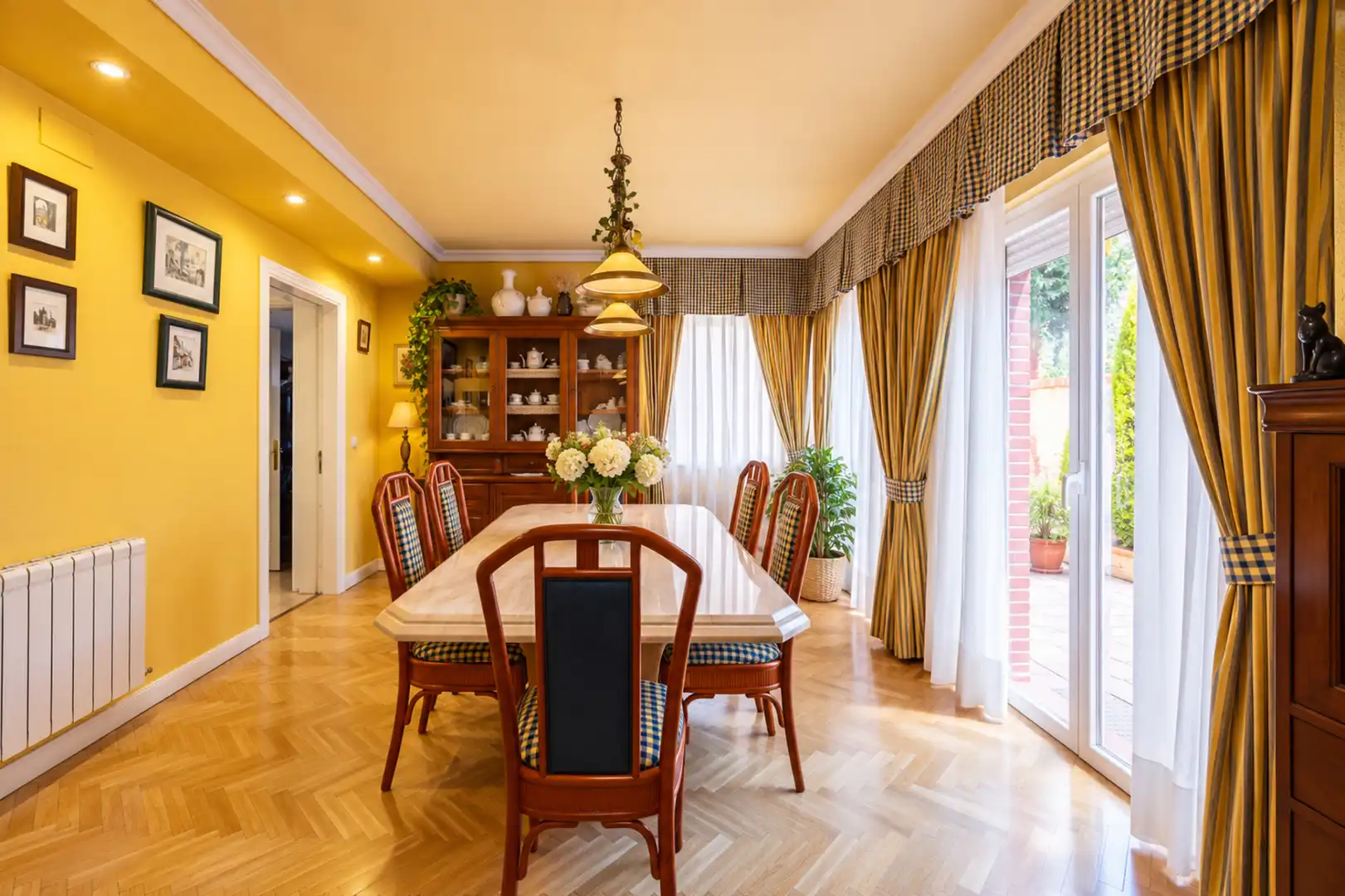 Comedor de Casa o chalet en venta en Madrid con Aire acondicionado, Calefacción y Terraza