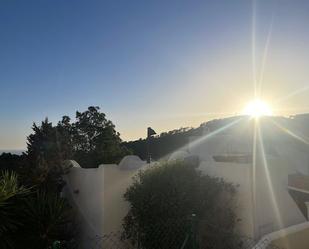 Vista exterior de Apartament en venda en Sant Josep de sa Talaia amb Jardí privat, Terrassa i Traster