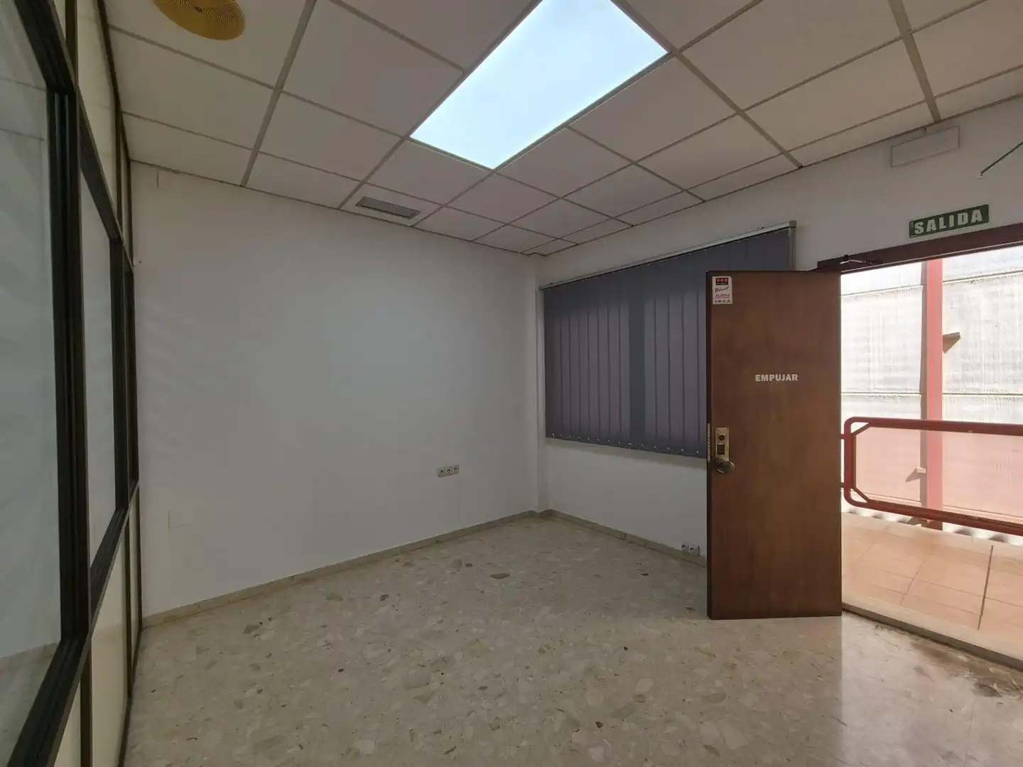 Office space for sale in Santa María del Águila, imagen 4