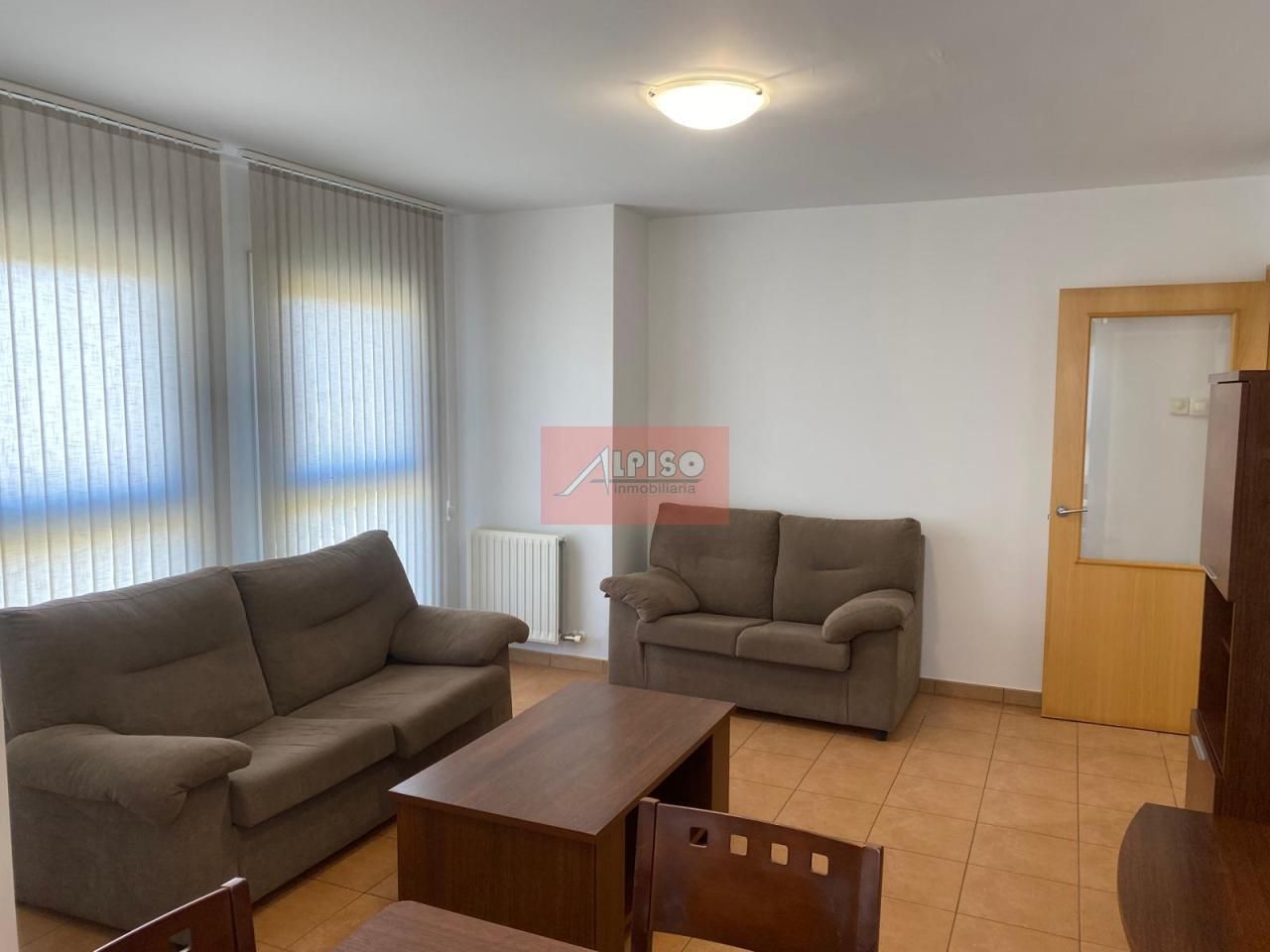 Sala d'estar de Pis de lloguer en Ourense Capital  amb Calefacció i Moblat