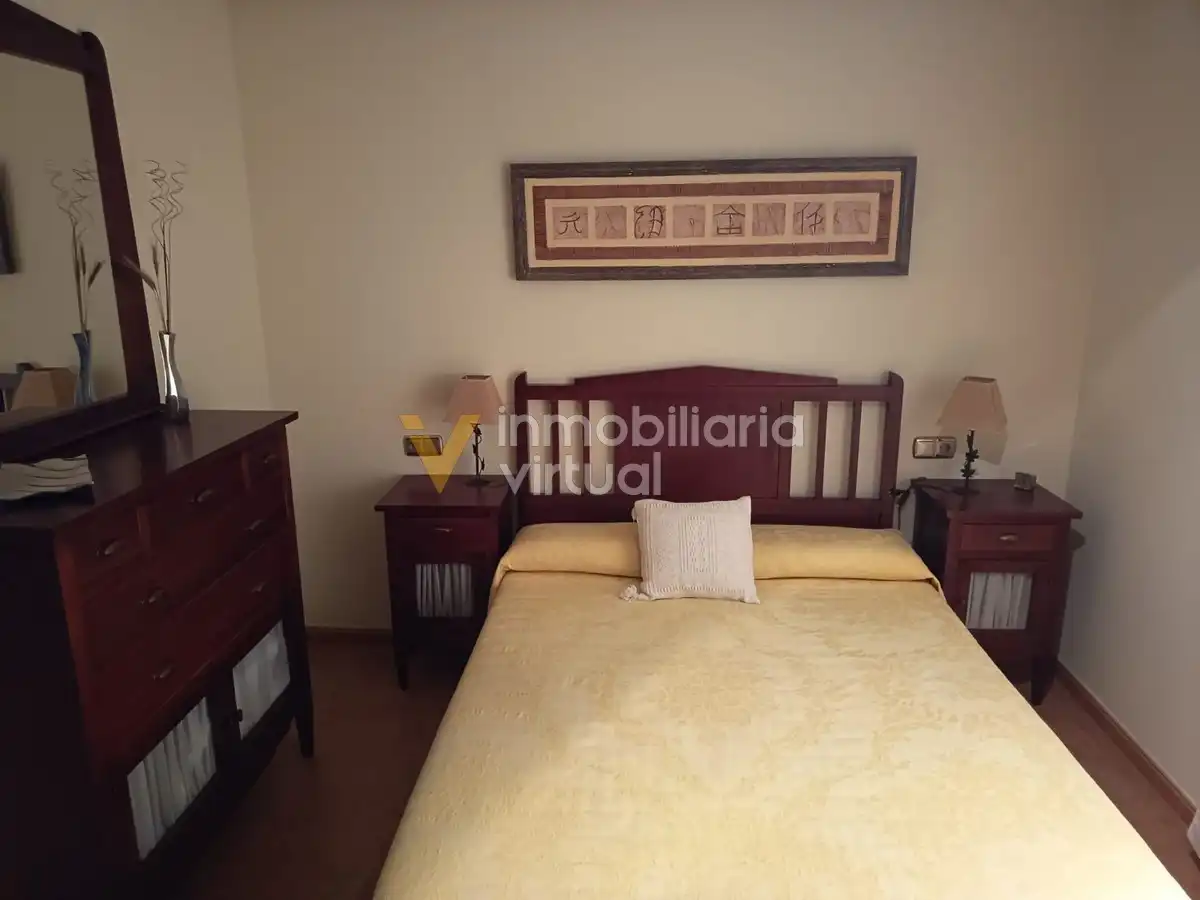 Habitación de Casa o chalet en venta en Lucena con Piscina y Amueblado