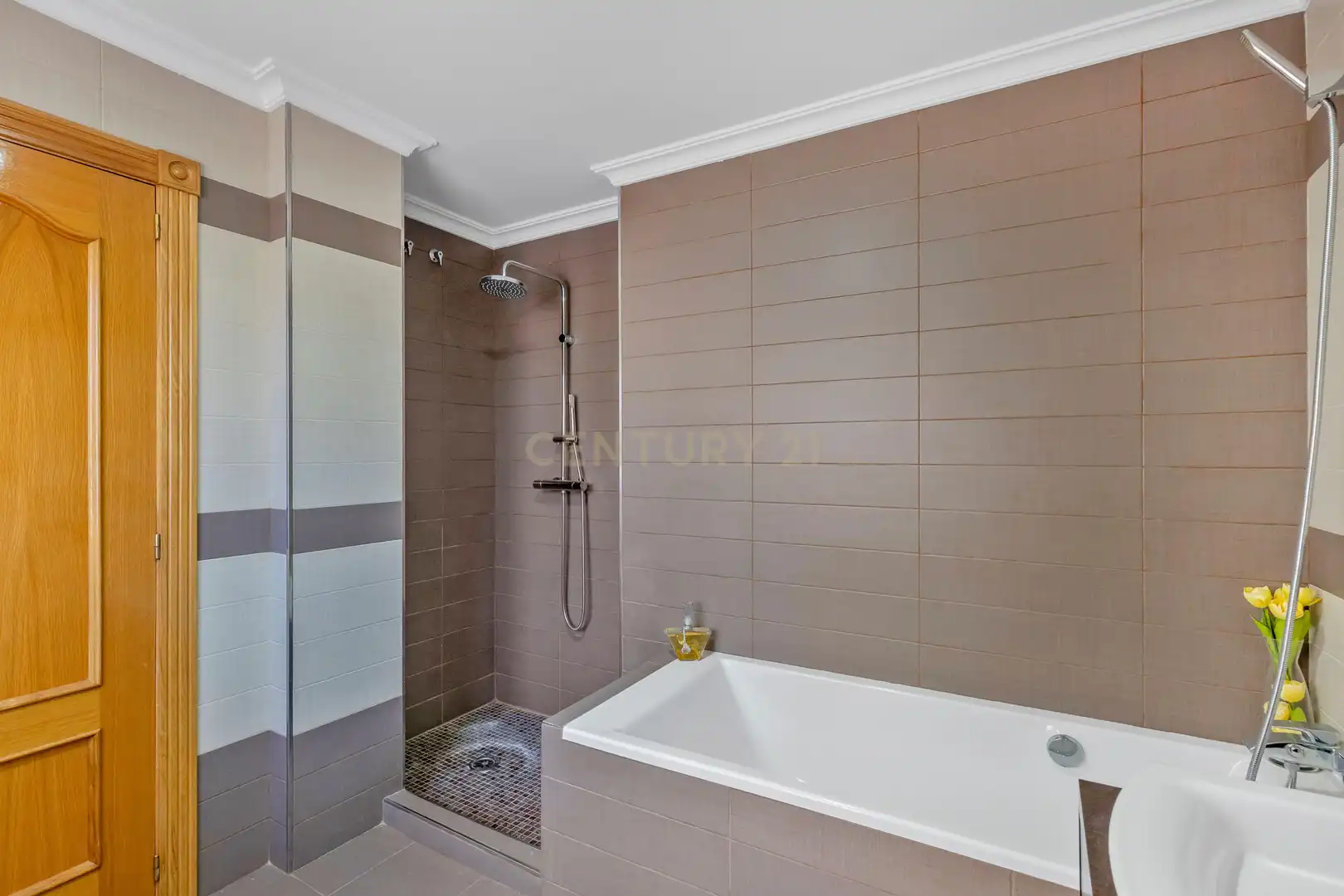 Bany de Apartament en venda en Torrevieja amb Aire condicionat, TV i Balcó