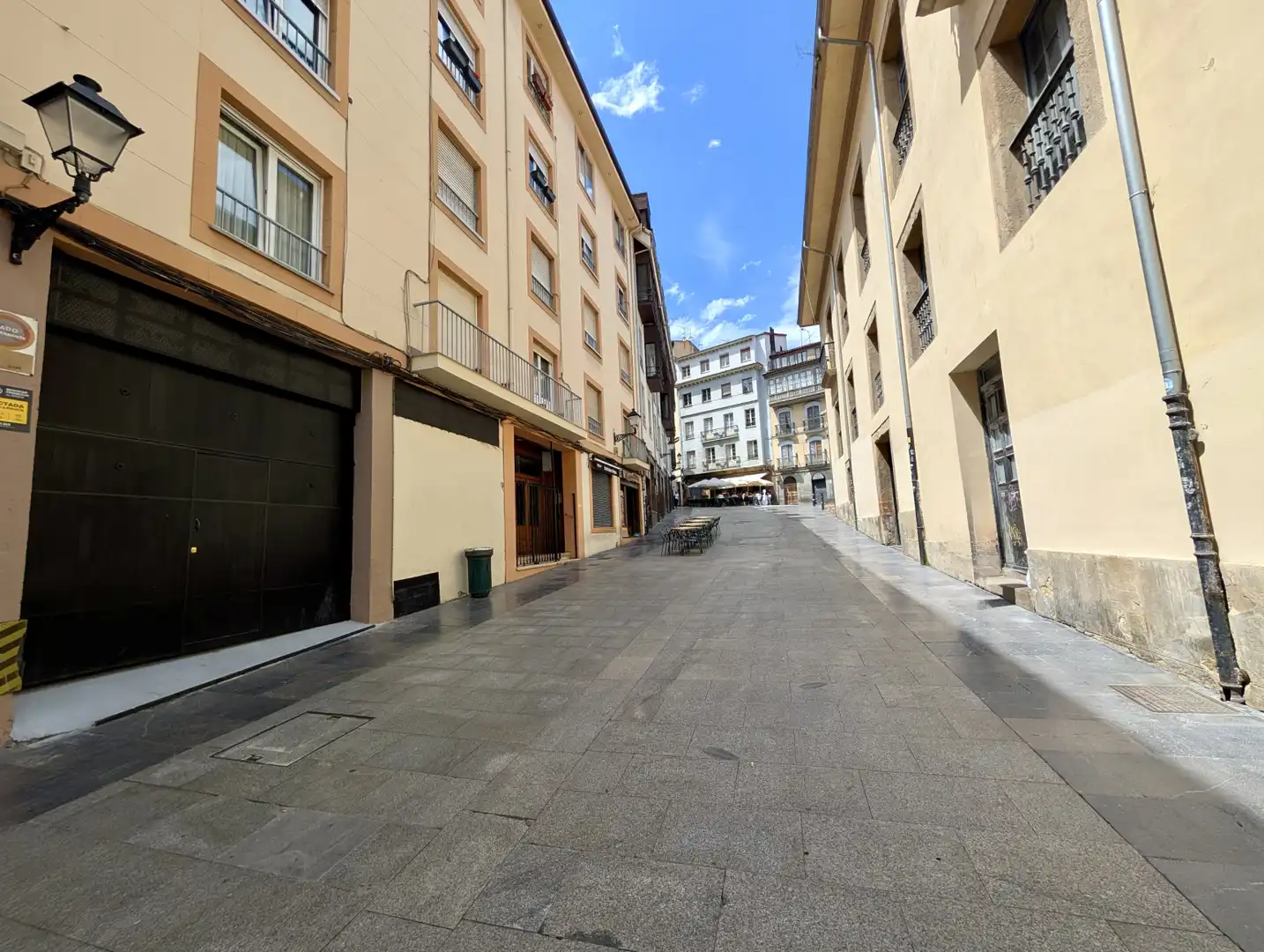 Vista exterior de Pis en venda en Oviedo  amb Calefacció, Parquet i Traster