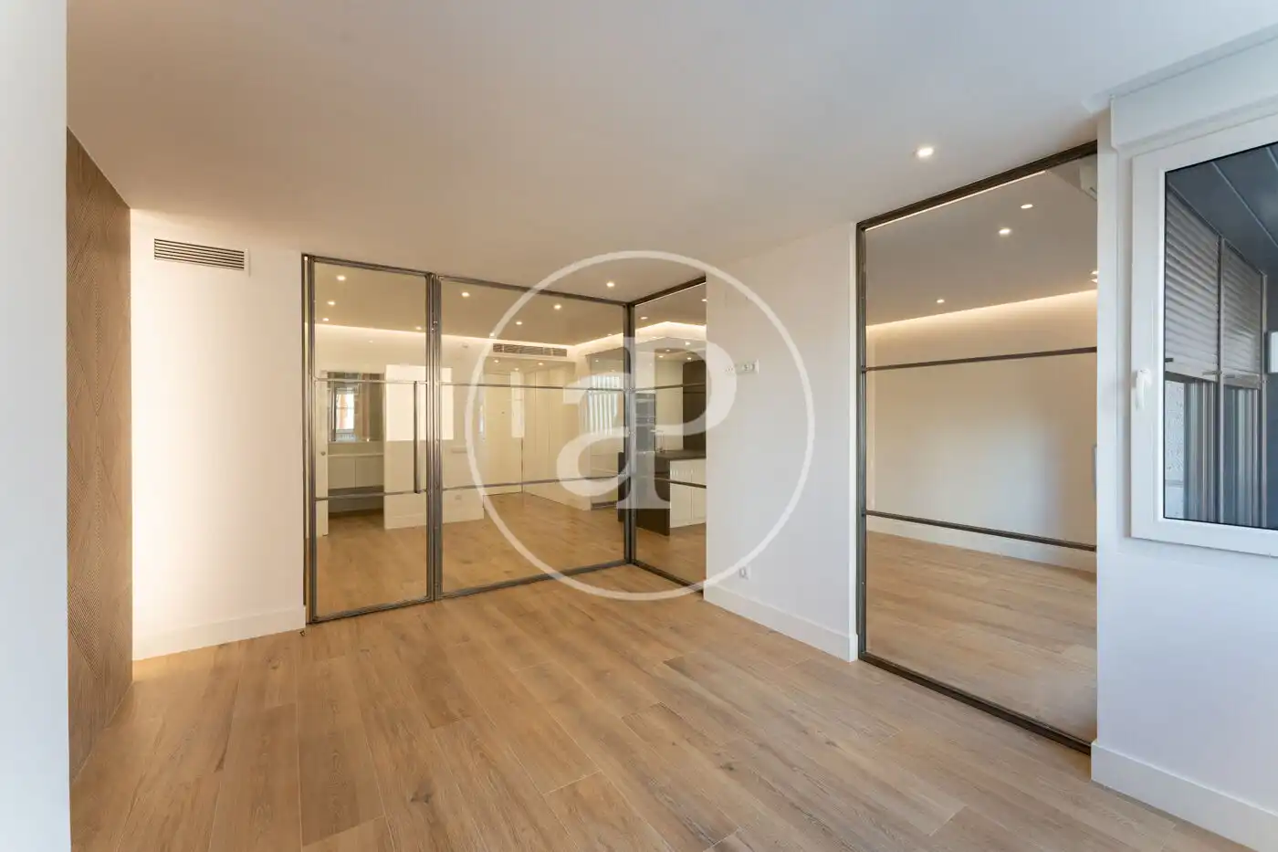 Wohnung zur Miete in C. de Orense, Cuatro Caminos - Azca