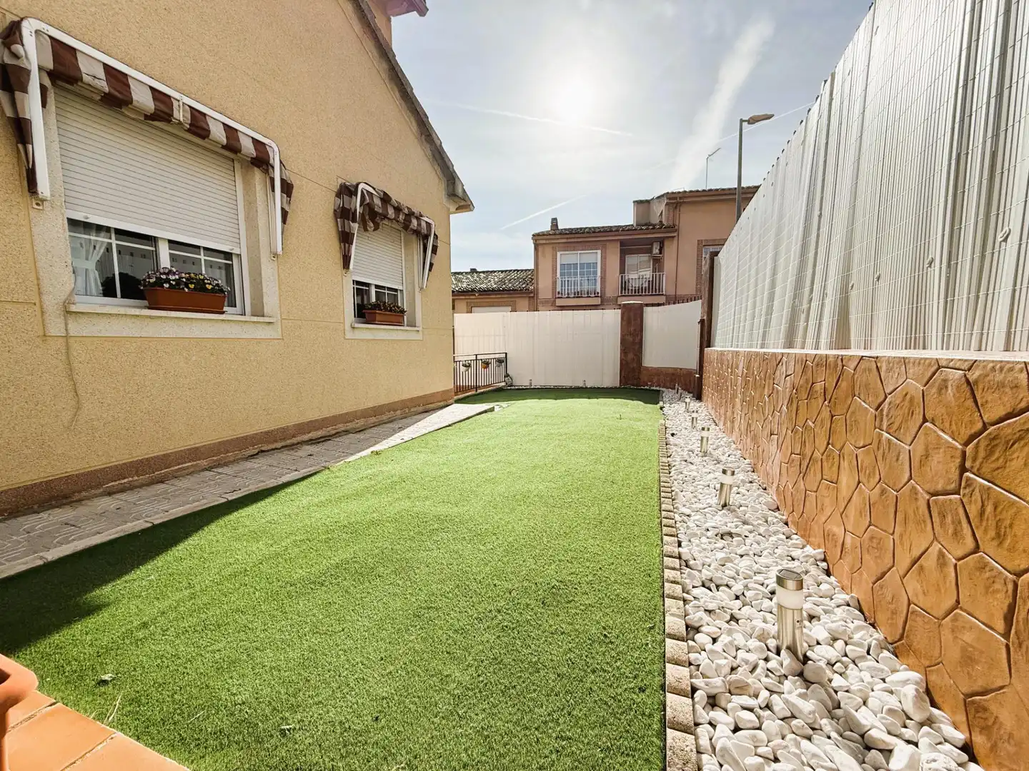 Terraza de Casa adosada en venta en Loeches con Calefacción, Jardín privado y Terraza