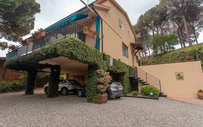 Vista exterior de Casa o xalet en venda en Argentona amb Aire condicionat i Terrassa