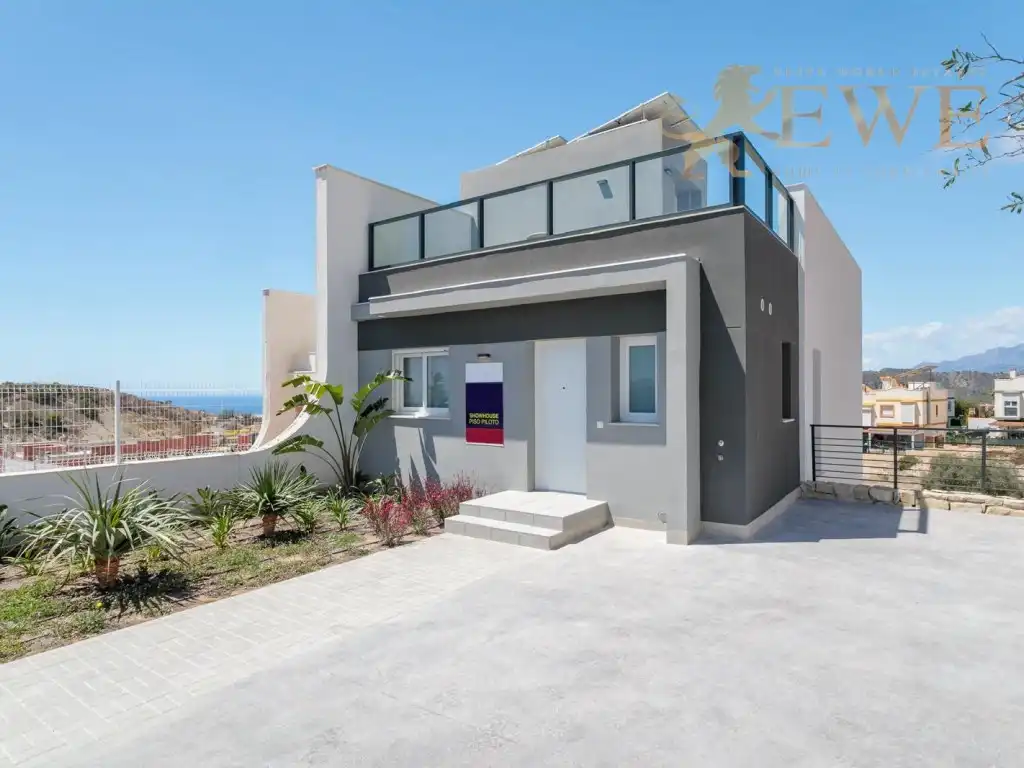 Adosado con terraza en venta en Balcón de Finestrat - Terra Marina