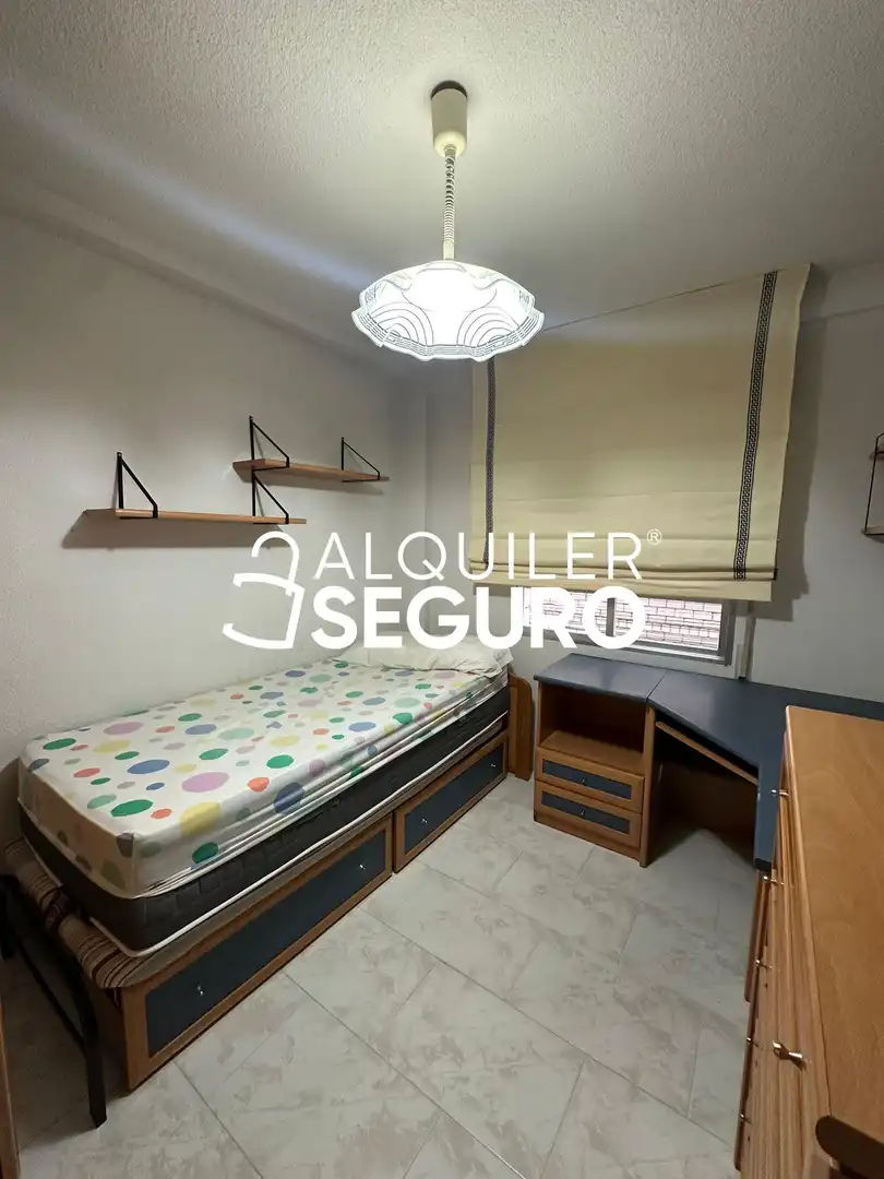 Habitación de Piso de alquiler en Alcorcón con Calefacción, Terraza y Amueblado