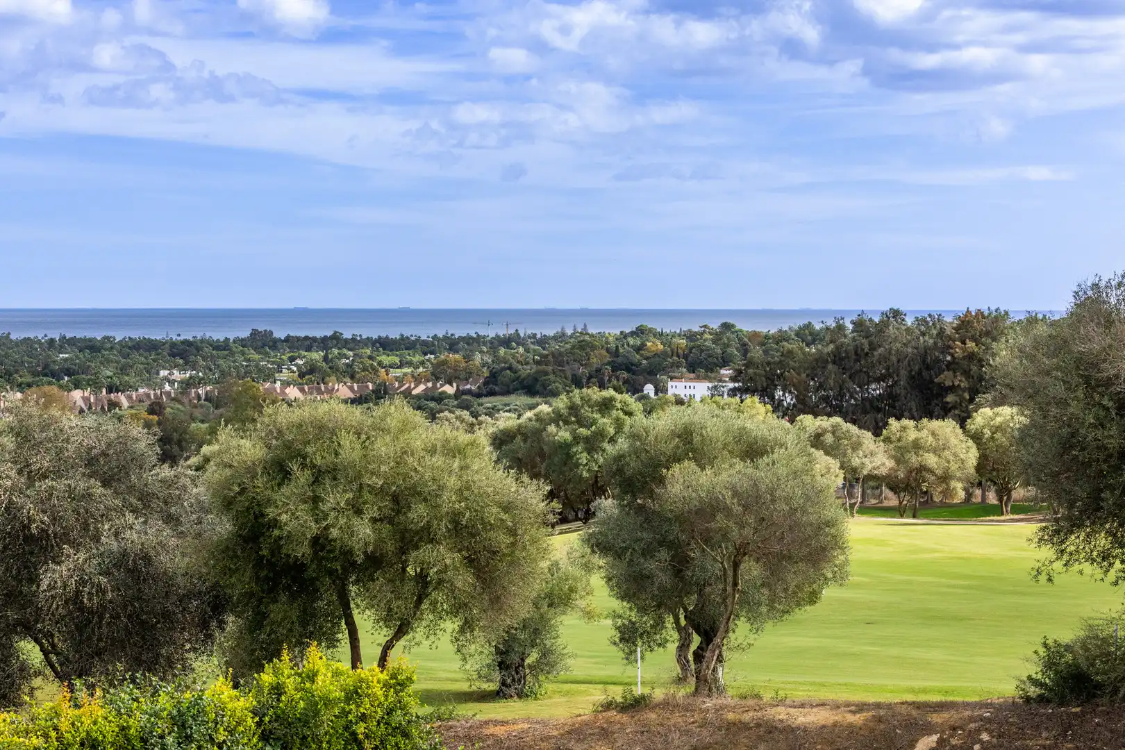 Casa adosada en venda en Sotogrande amb Aire condicionat, Calefacció i Jardí privat