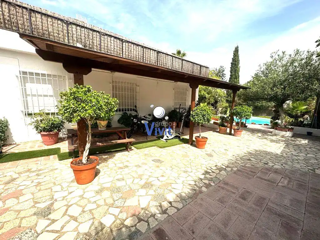 Jardín de Casa o chalet en venta en Alcalá de Guadaira con Aire acondicionado, Jardín privado y Piscina