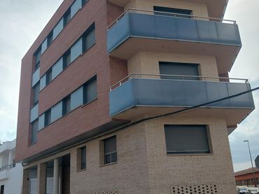 Pis amb ascensor en venda a VELL MIRALCAMP 4