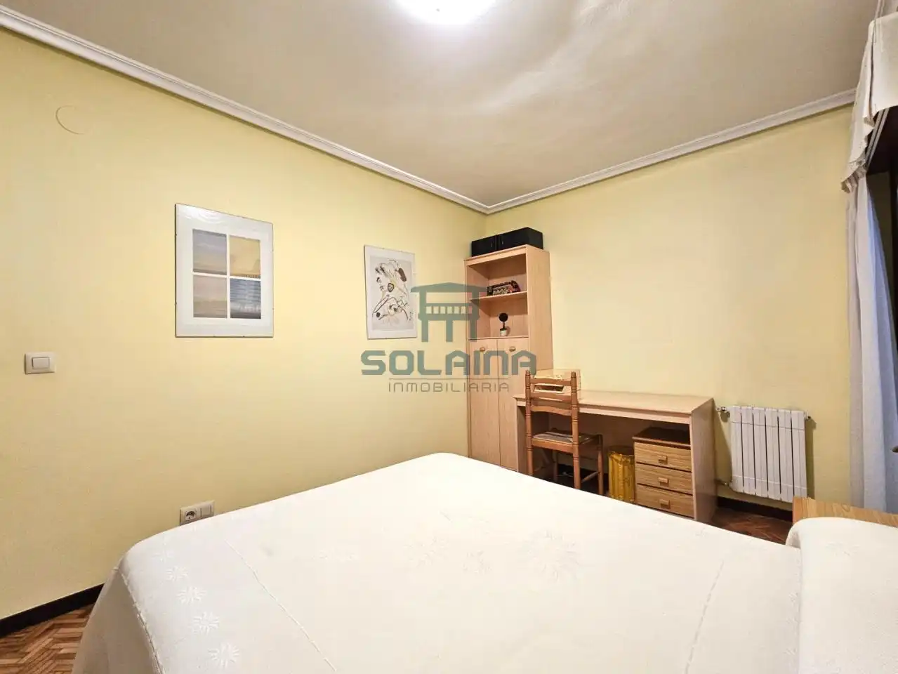 Habitación de Piso en venta en Ourense Capital  con Calefacción, Trastero y Amueblado