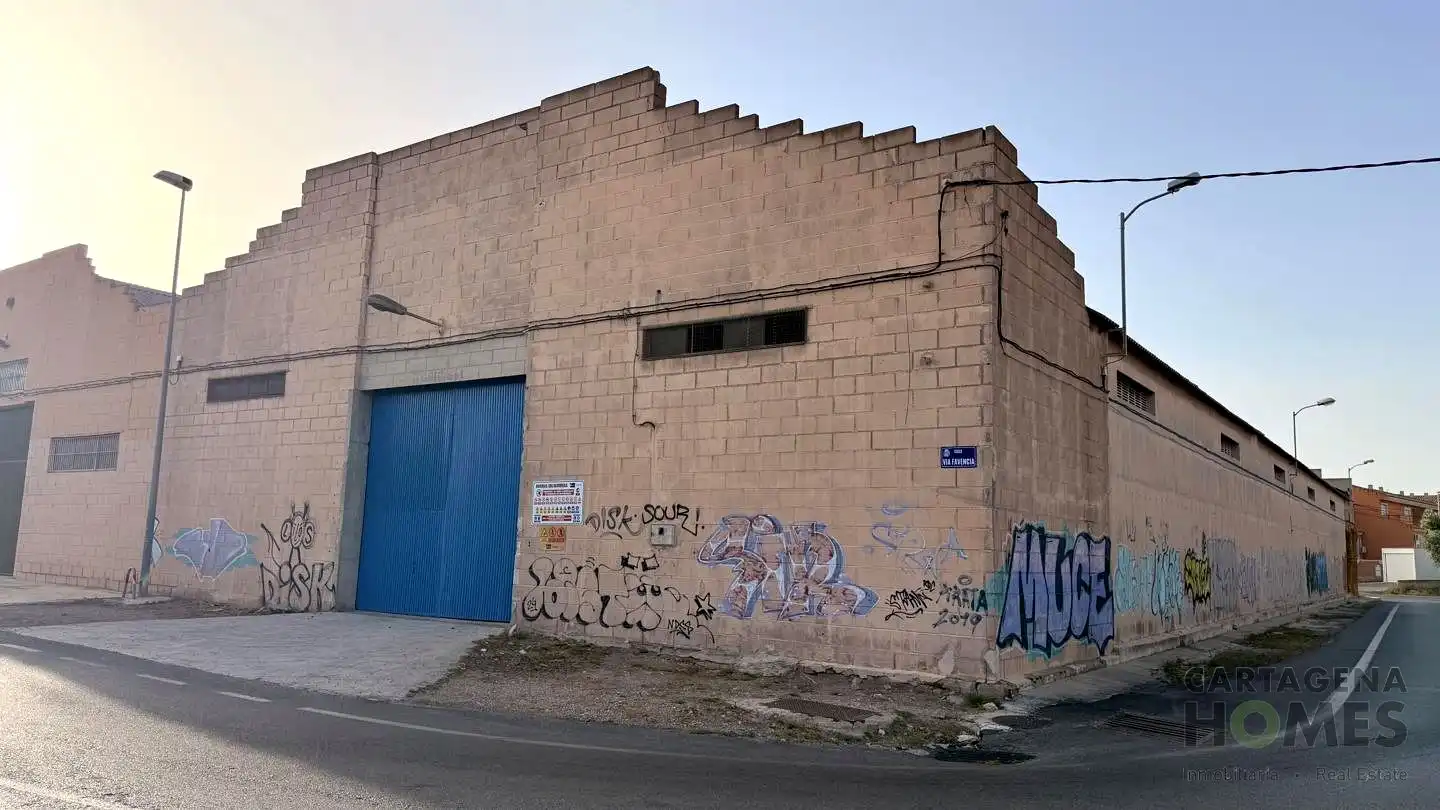 Außenansicht von Fabrikhallen zum Verkauf in Cartagena