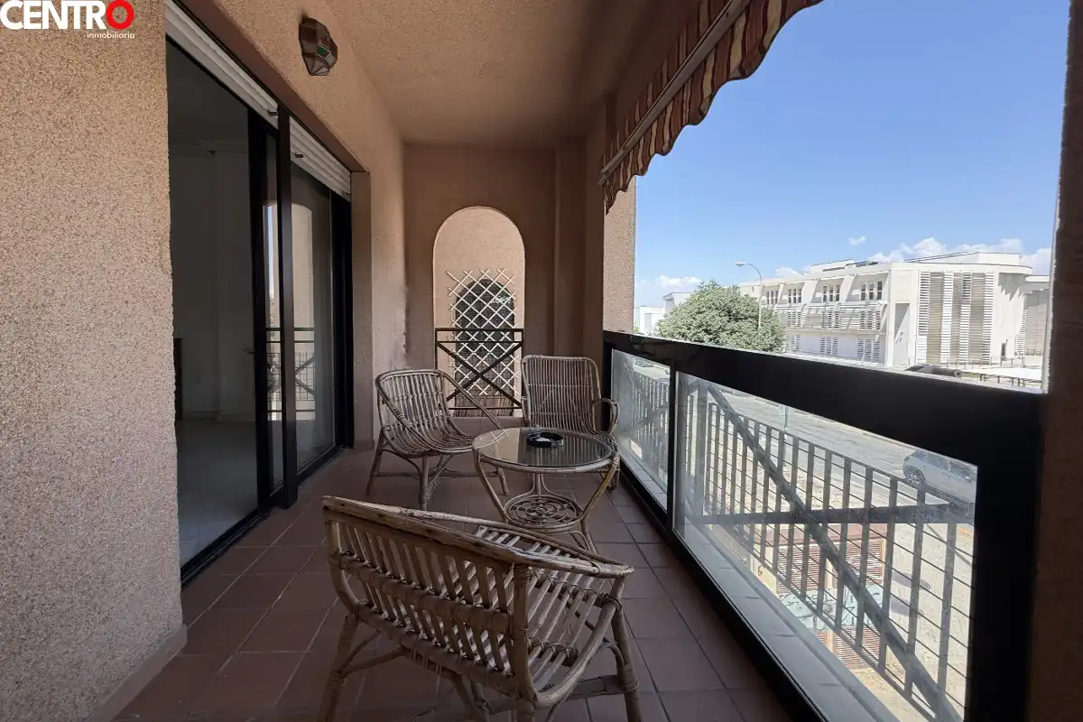 Terraza de Piso en venta en Granada con Aire acondicionado, Calefacción y Jardín privado