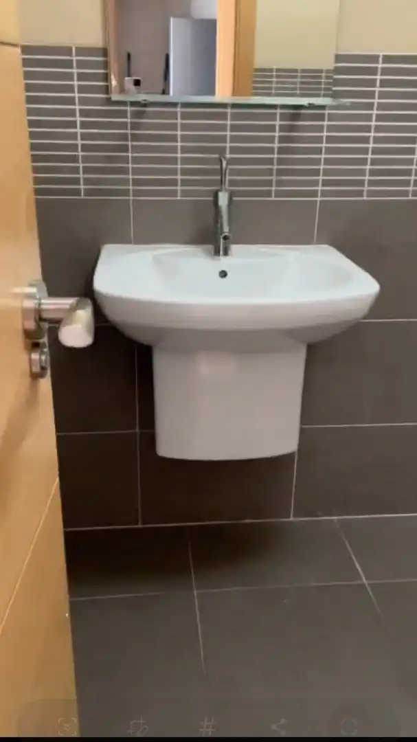 Baño de Piso en venta en Olías del Rey con Calefacción, Parquet y Amueblado