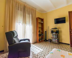 Living room of Flat for sale in L'Hospitalet de Llobregat  with Heating and Balcony