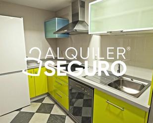 Cuina de Pis de lloguer en  Sevilla Capital amb Aire condicionat