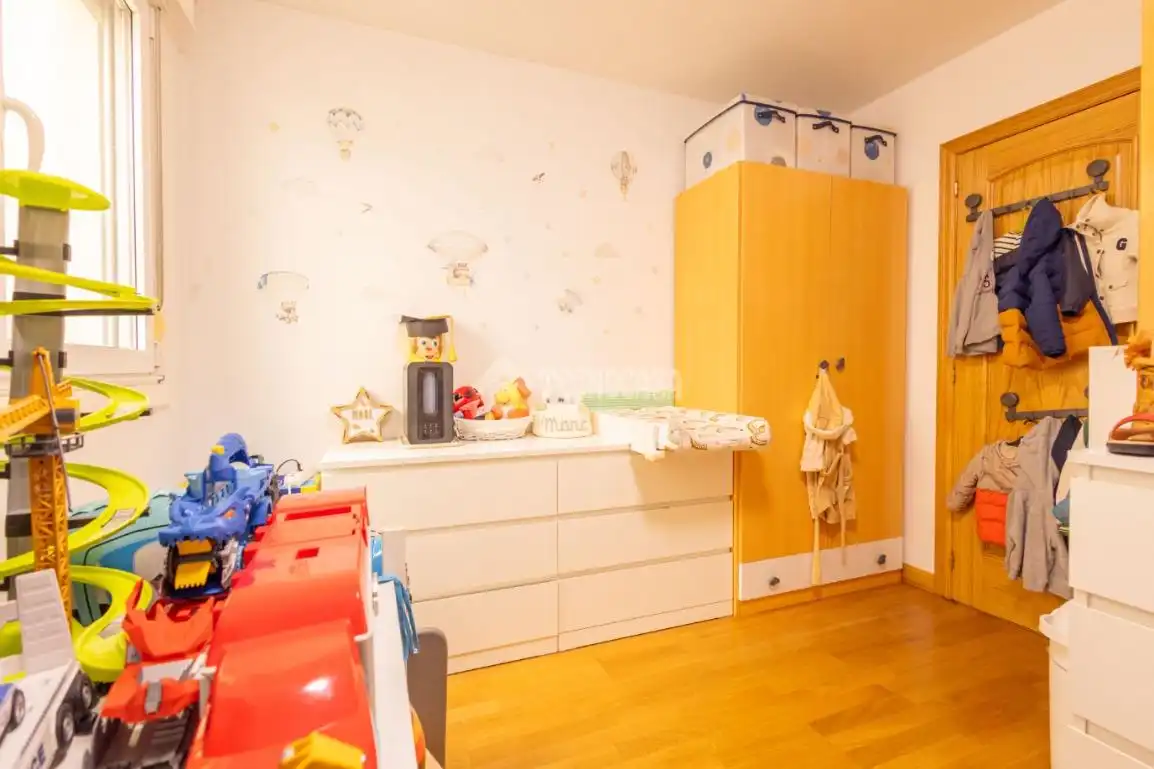 Habitación de Piso en venta en Castellanos de Moriscos con Calefacción, Terraza y Trastero