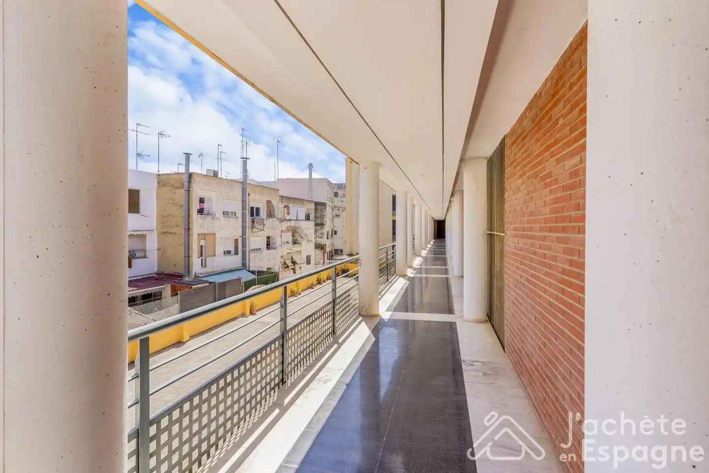 Vista exterior de Pis en venda en L'Eliana amb Aire condicionat, Terrassa i Moblat