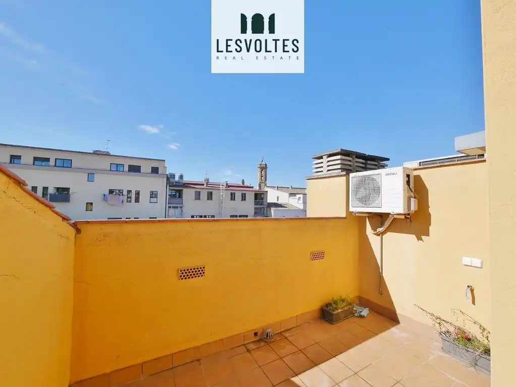 Vista exterior de Piso en venta en La Bisbal d'Empordà con Calefacción, Terraza y Amueblado
