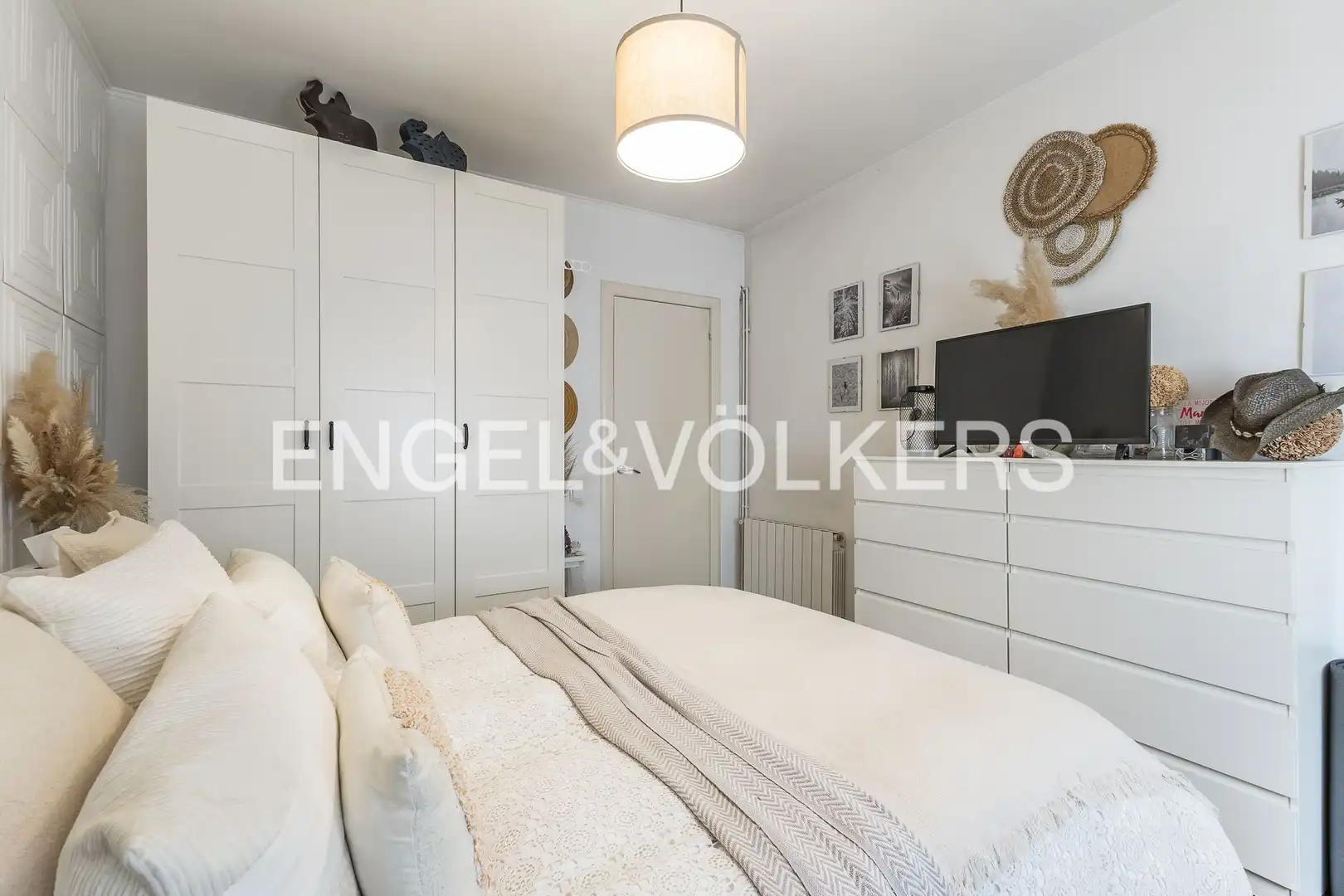 Habitación de Piso en venta en L'Hospitalet de Llobregat con Aire acondicionado, Calefacción y Parquet