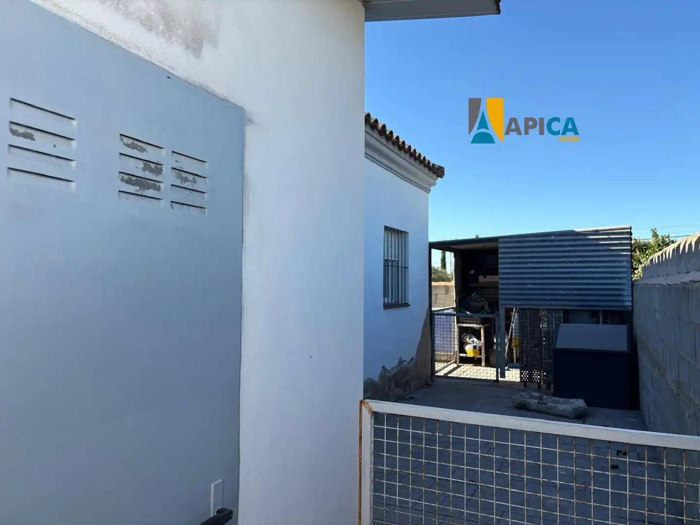 Exterior view of Houses for sale in Chiclana de la Frontera  with Air Conditioner, Terrace and Storage room