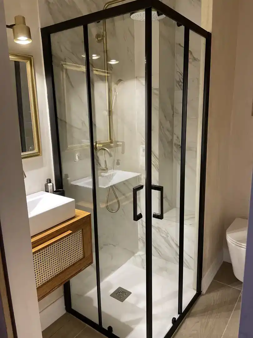 Badezimmer von Wohnung zur Miete in Sotogrande mit Balkon