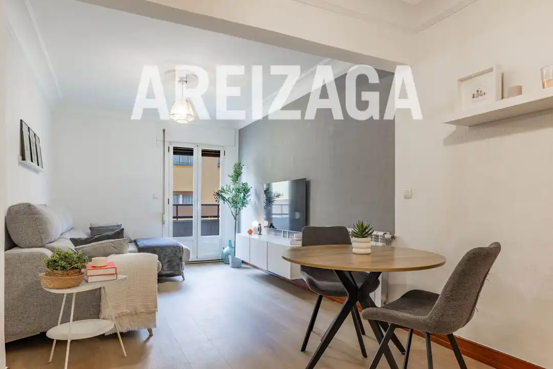 Habitación de Piso en venta en Donostia - San Sebastián  con Calefacción, Amueblado y Balcón