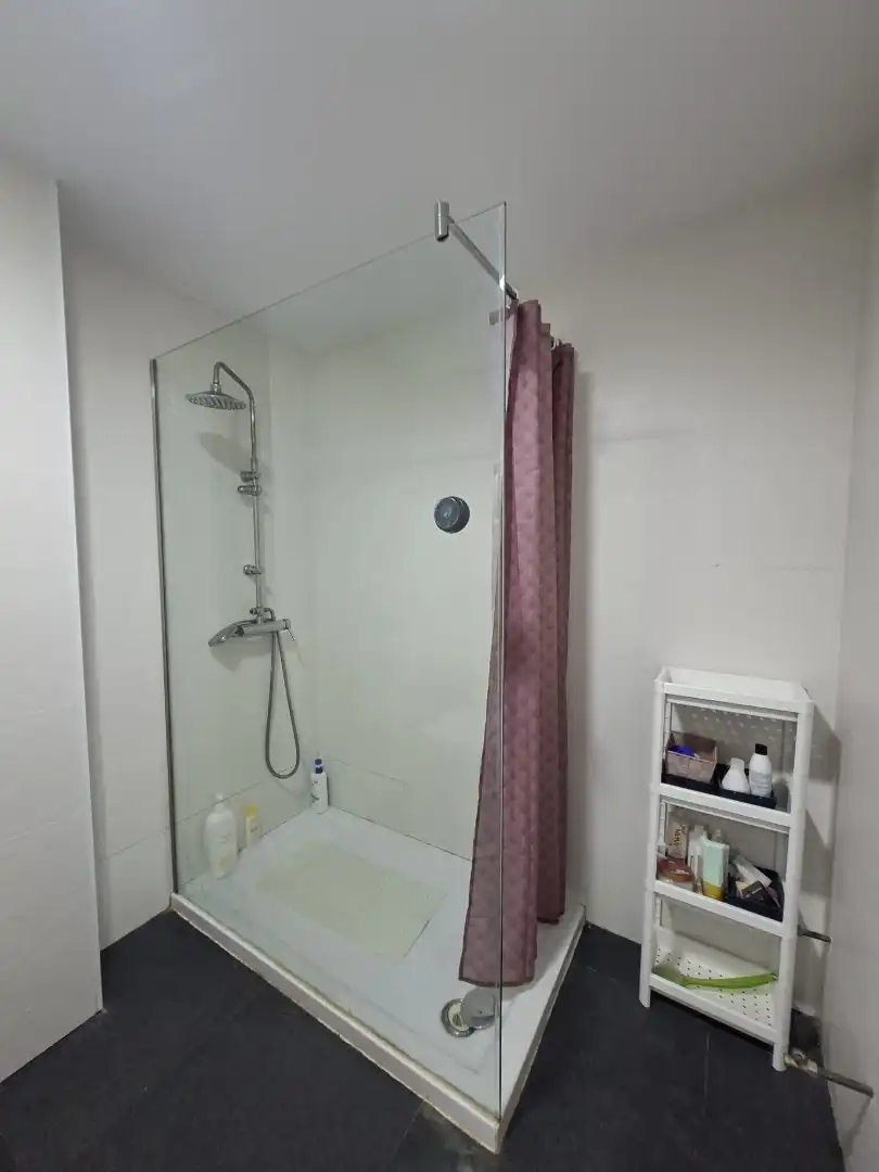 Baño de Piso en venta en  Pamplona / Iruña con Aire acondicionado, Amueblado y Horno