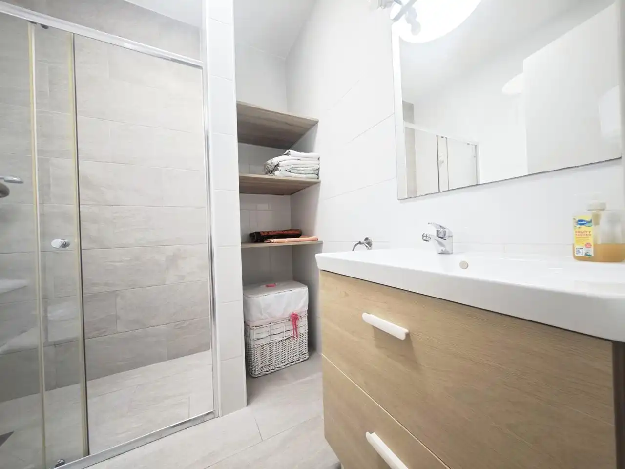 Badezimmer von Erdgeschoss zur Miete in Mogán mit Terrasse, Möbliert und Internet