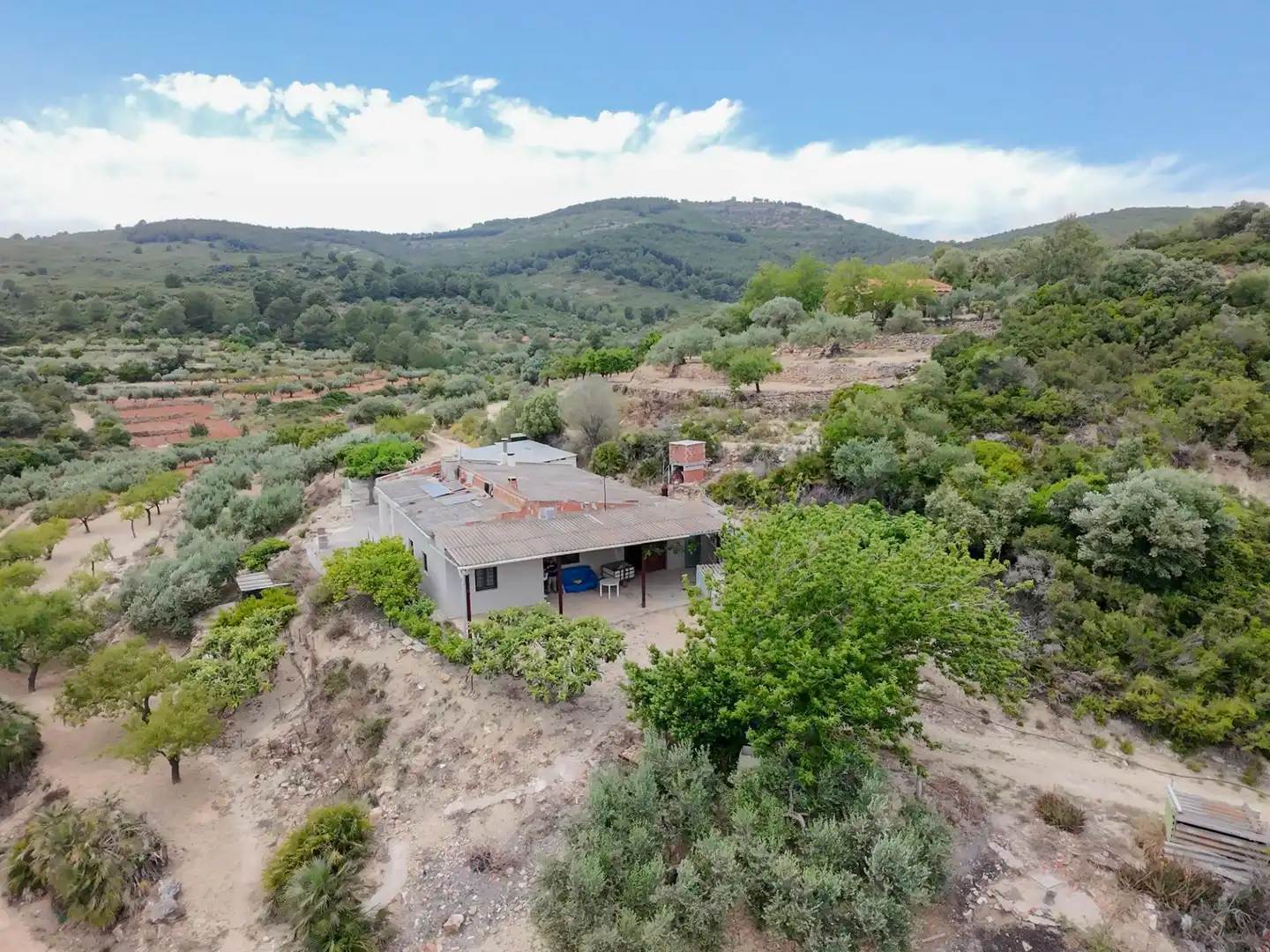 Vista exterior de Finca rústica en venda en Benlloc amb Jardí privat, Terrassa i Traster