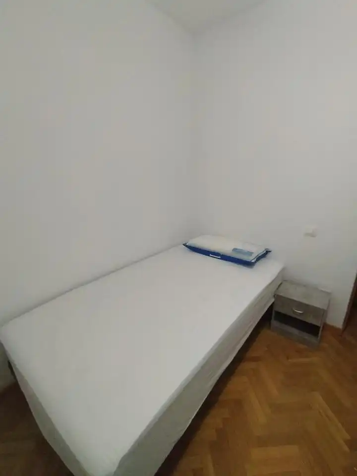 Bedroom of Flat for share in Alcalá de Henares  with Air Conditioner and Furnished