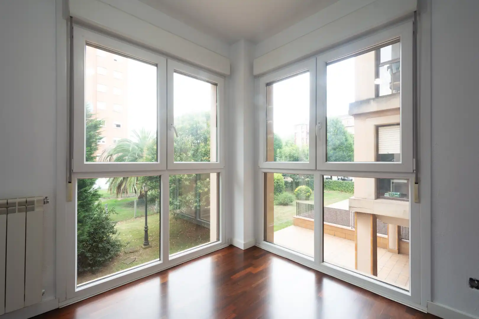 Terrassa de Casa o xalet en venda en Gijón  amb Calefacció, Jardí privat i Traster