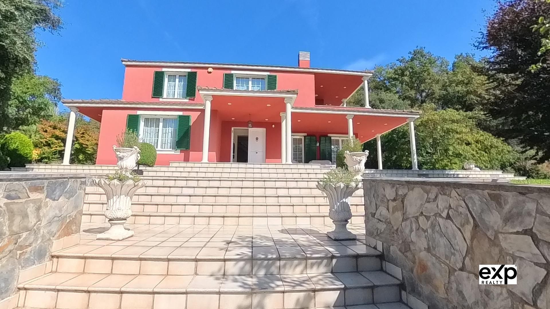 Vista exterior de Casa o xalet en venda en Sant Feliu de Pallerols amb Calefacció, Jardí privat i Terrassa