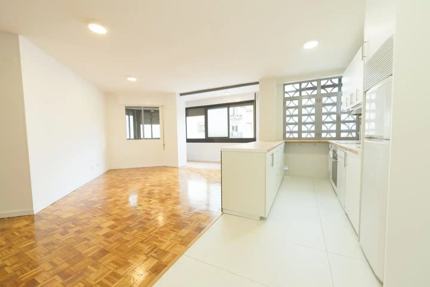 Flat for sale in Madrid  with Air Conditioner and Terrace