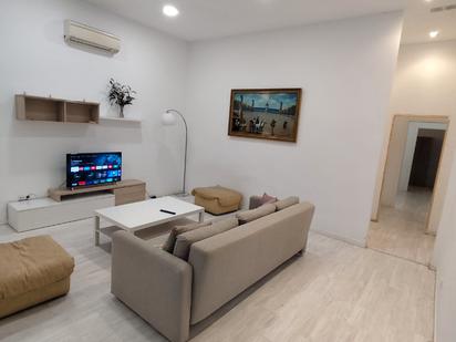 Living room of Flat for sale in  Madrid Capital  with Air Conditioner, Heating and Parquet flooring