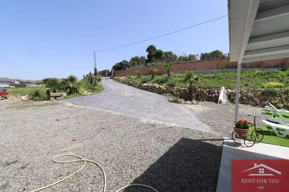 Casa o chalet de alquiler en Cártama con Jardín privado, Terraza y Piscina