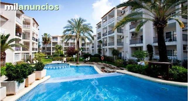 Vista exterior de Apartament en venda en Dénia amb Aire condicionat, Calefacció i Jardí privat