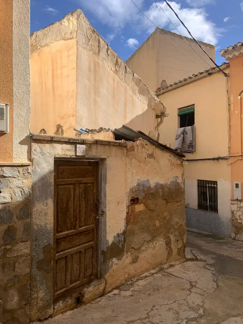 Vista exterior de Casa adosada en venta en Hellín