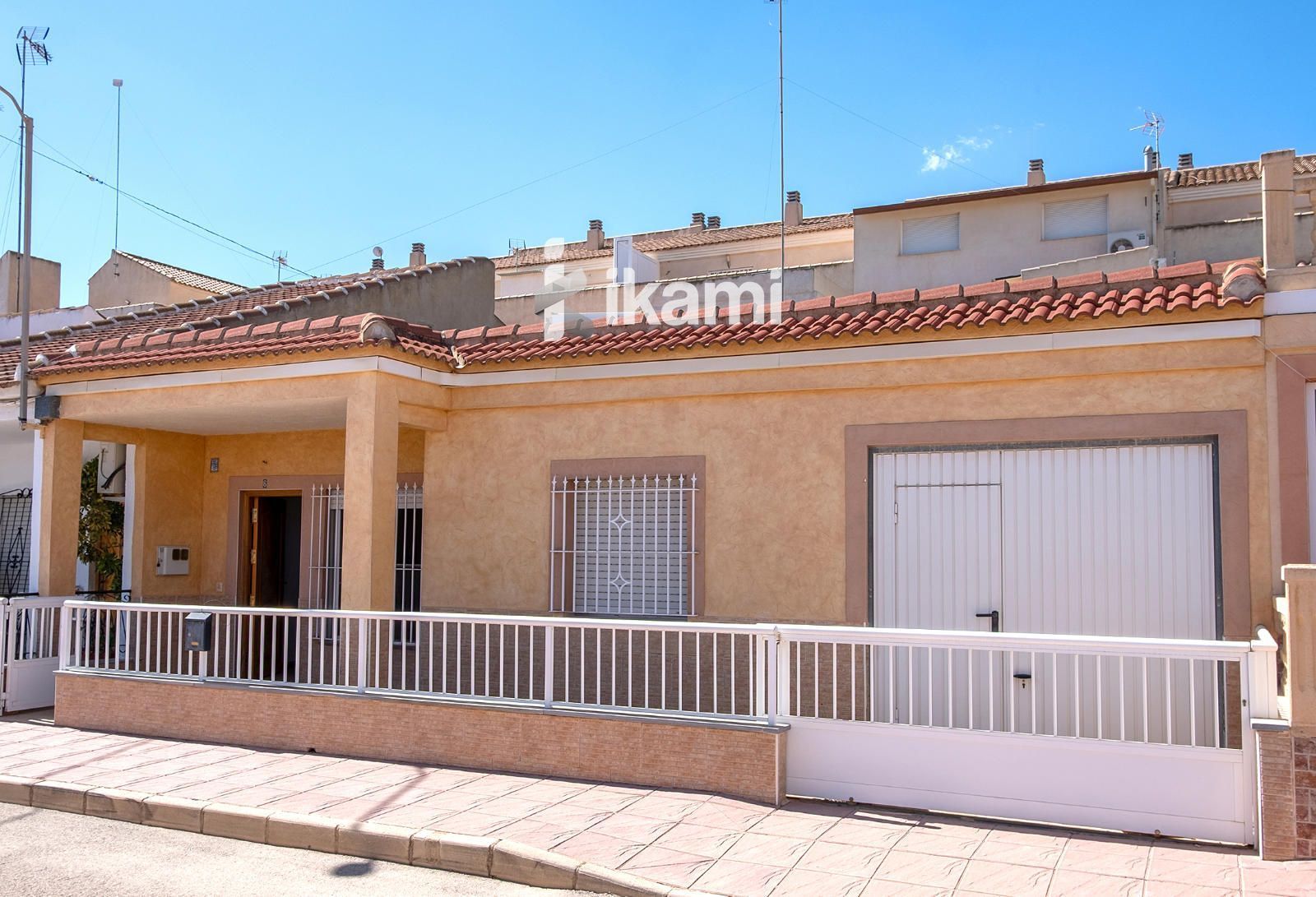 Vista exterior de Casa adosada en venta en Torre-Pacheco con Jardín privado