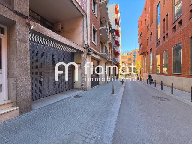 Garaje en Venta en Carrer d'Hipòlit Lázaro, 10 en El Camp d'en Grassot i Gràcia Nova