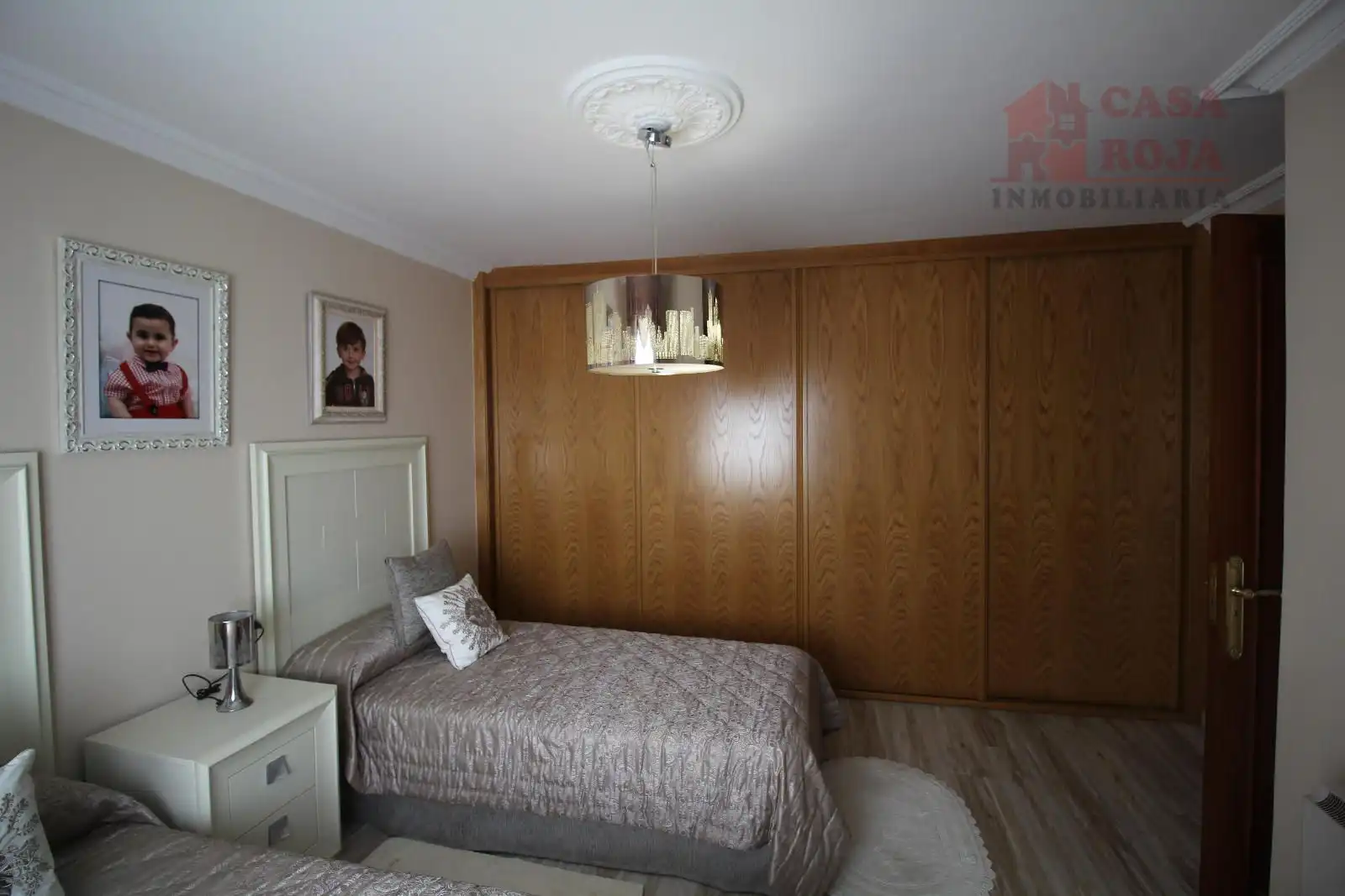 Dormitori de Casa o xalet en venda en Moaña amb Calefacció, Terrassa i Traster