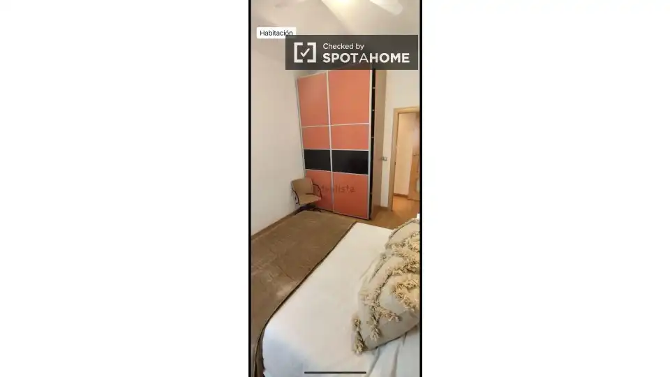 Flat for rent in Sants-Badal