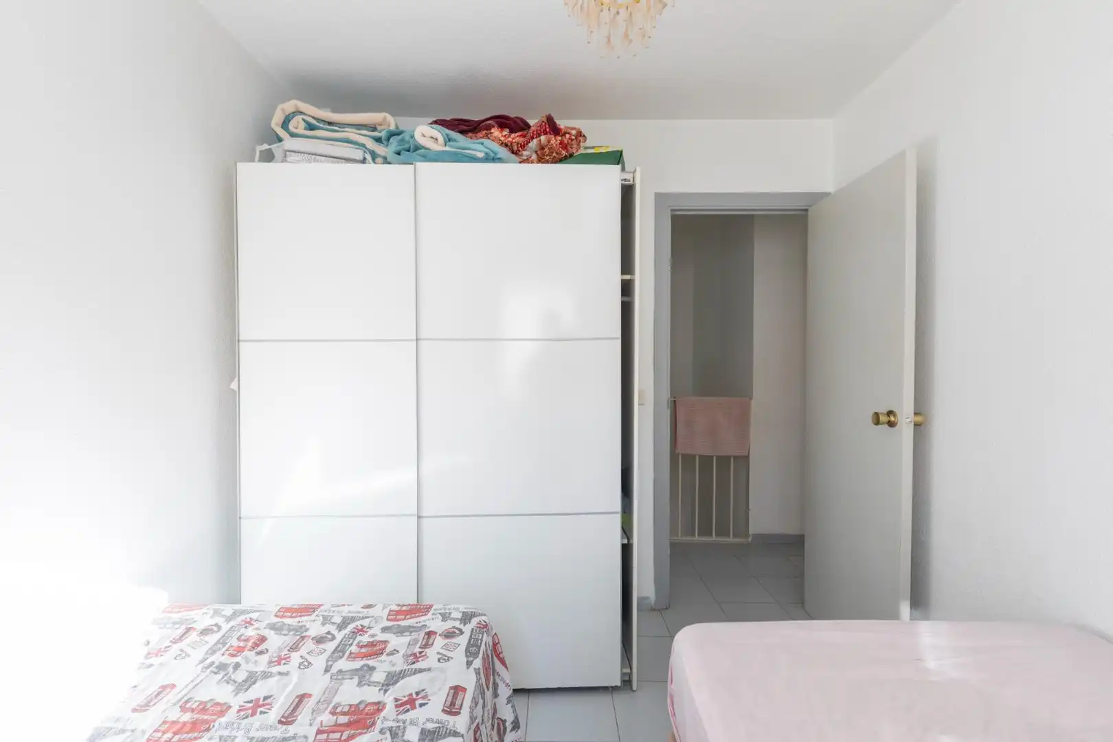 Habitación de Casa adosada en venta en Guadix con Aire acondicionado y Terraza