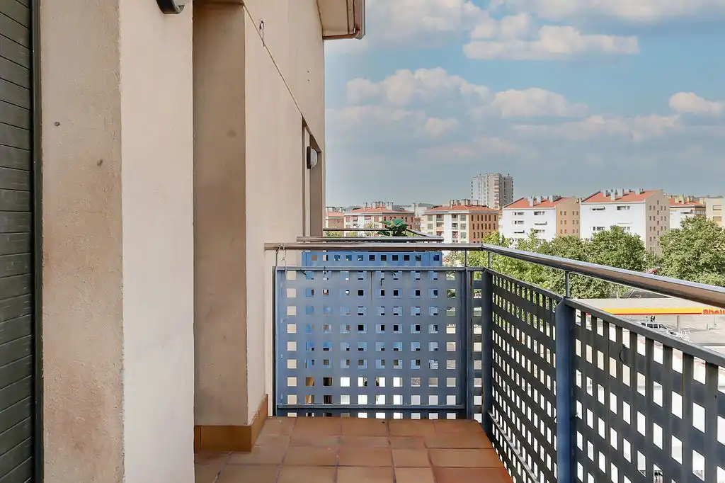 Terraza de Piso en venta en Sabadell con Calefacción y Piscina