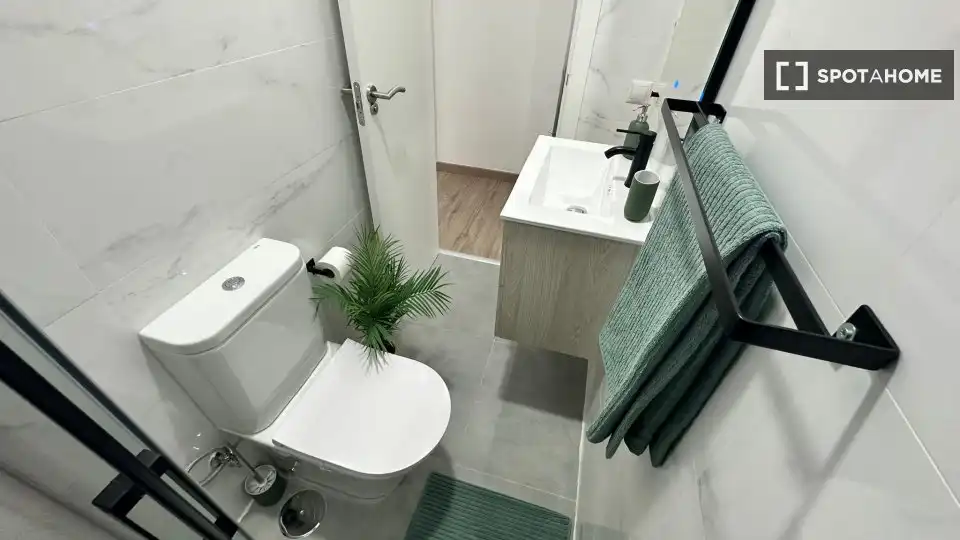 Habitació a Embajadores - Lavapiés