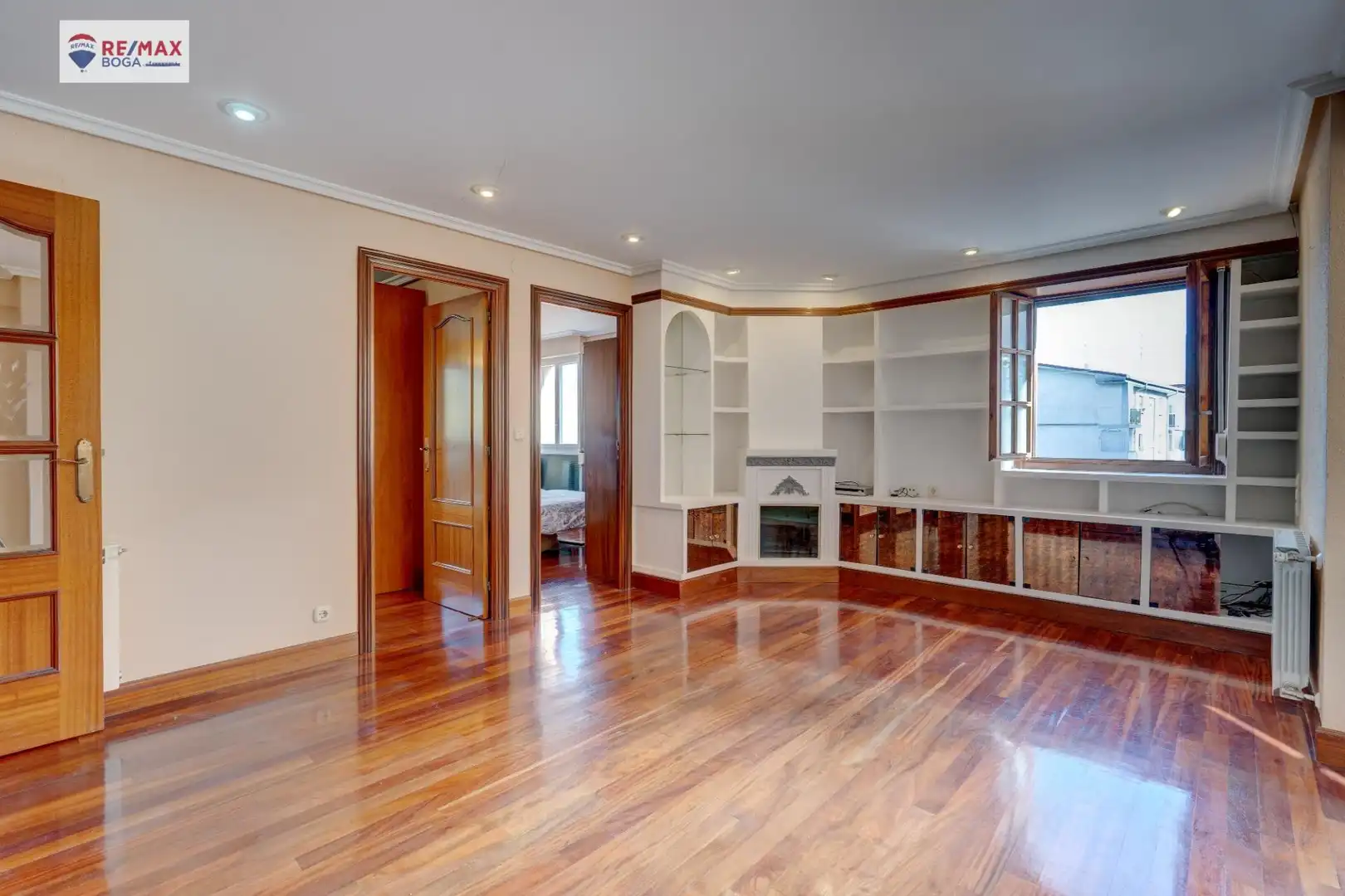 Living room of Flat for sale in Errenteria  with Parquet flooring and Furnished