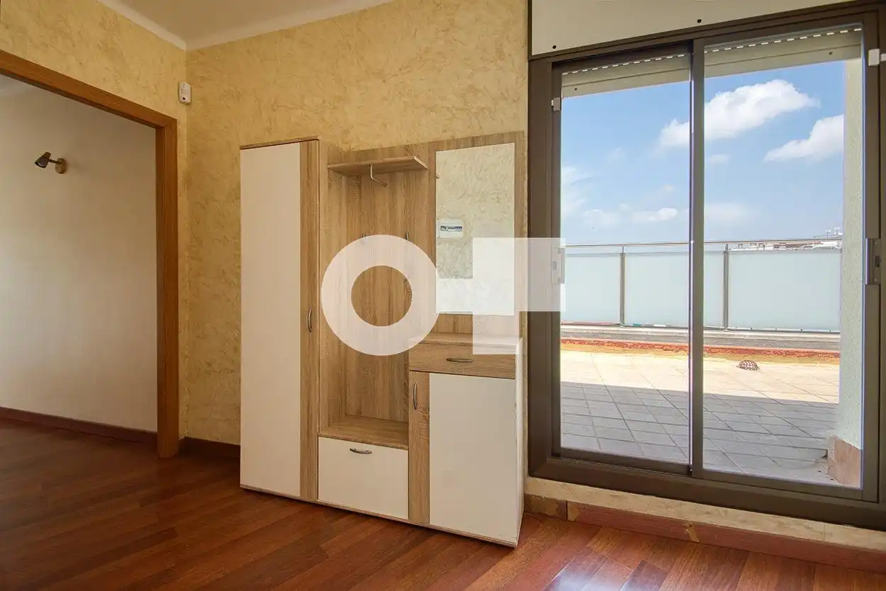 Habitación de Ático en venta en Castelldefels con Calefacción, Parquet y Terraza