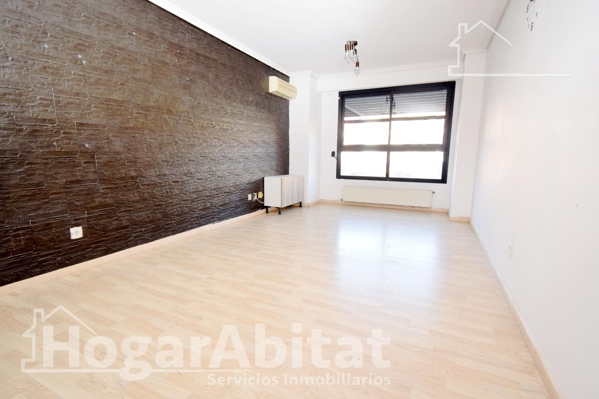 Sala d'estar de Pis en venda en  Valencia Capital amb Aire condicionat i Calefacció