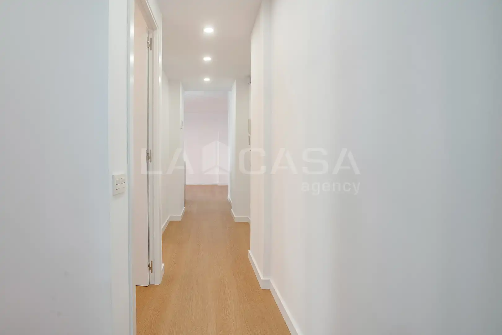 Piso en venta en Barcelona con Calefacción y Balcón